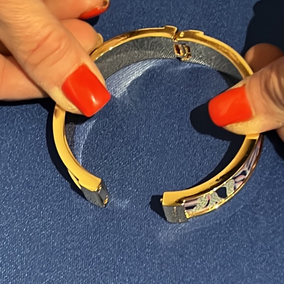 New Lilly Pulitzer enamel bracelet - Picture 4 of 12